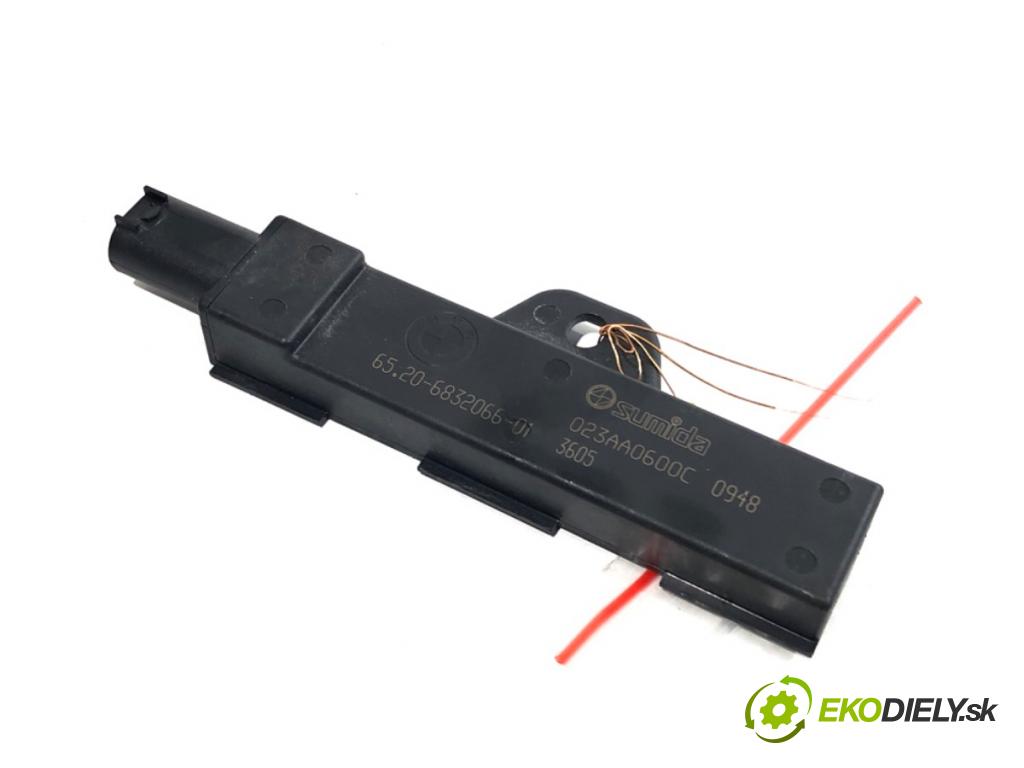 BMW G30 sedan 2021 110 kW 518 d Mild-Hybrid 1995 ANTENA komfortu KEYLESS 6832066