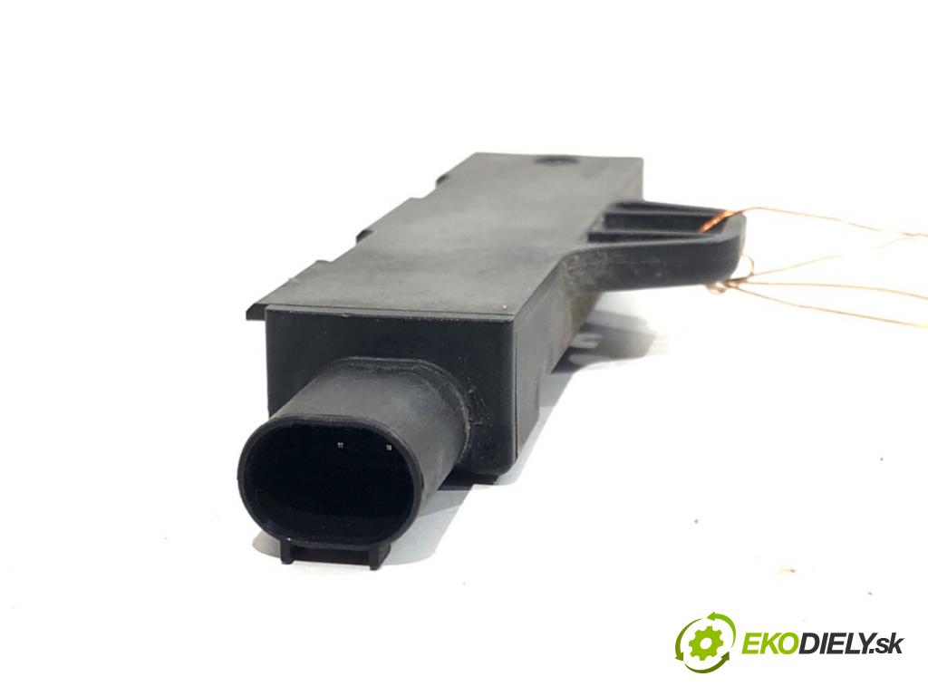 BMW G30 sedan 2021 110 kW 518 d Mild-Hybrid 1995 ANTENA komfortu KEYLESS 6832066
