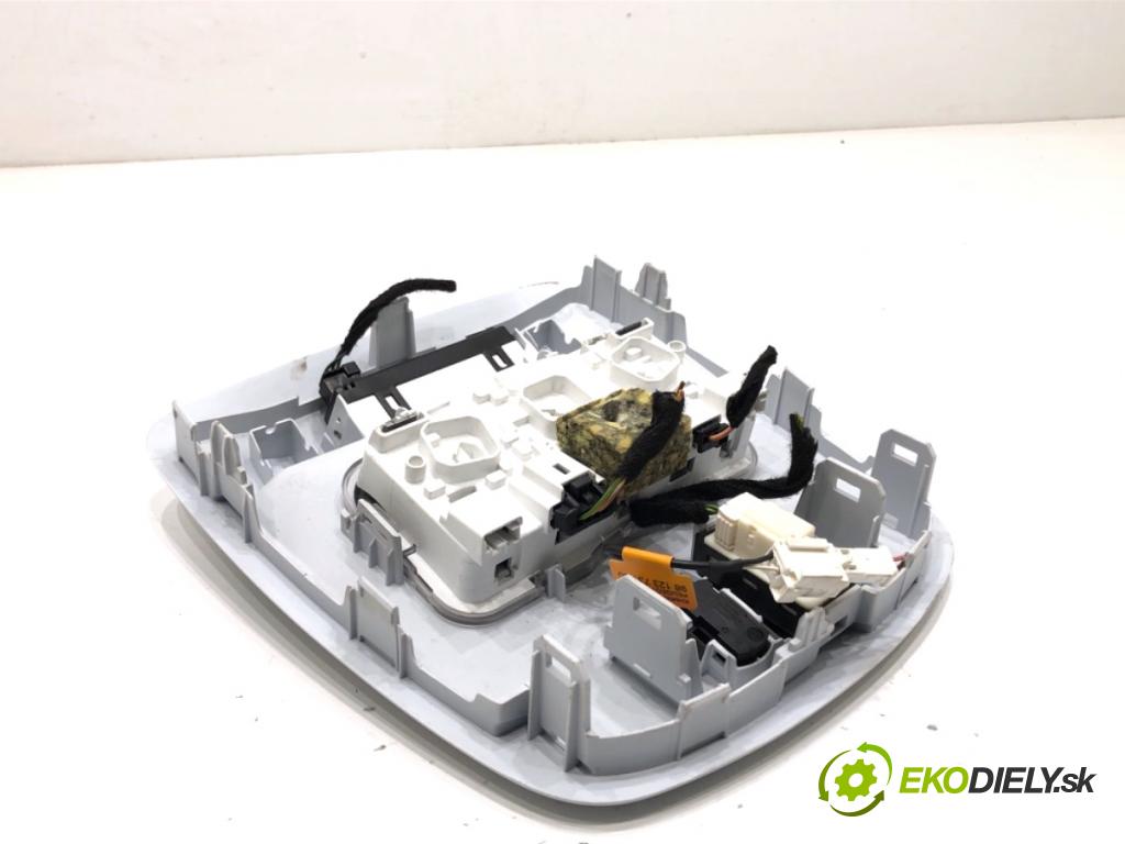 PEUGEOT 308 II liftback 2016 96 kW 1.2 THP 130 1199 světlo stropní 9818840980