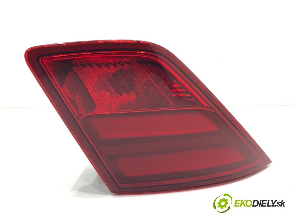 PEUGEOT 308 II liftback 2016 96 kW 1.2 THP 130 1199 Svetlo zad pravá vnútorná 9677818280 (Kľučka dverí ostatné)