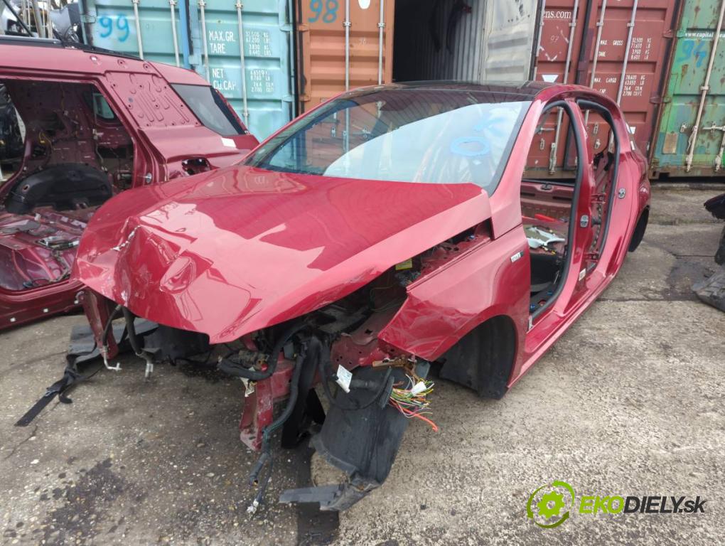 PEUGEOT 308 II liftback 2016 96 kW 1.2 THP 130 1199 KAROSERIA ČTVRŤÁK blatník zadní část levý pravý práh střecha PODŁUŻNICA levý pravý 