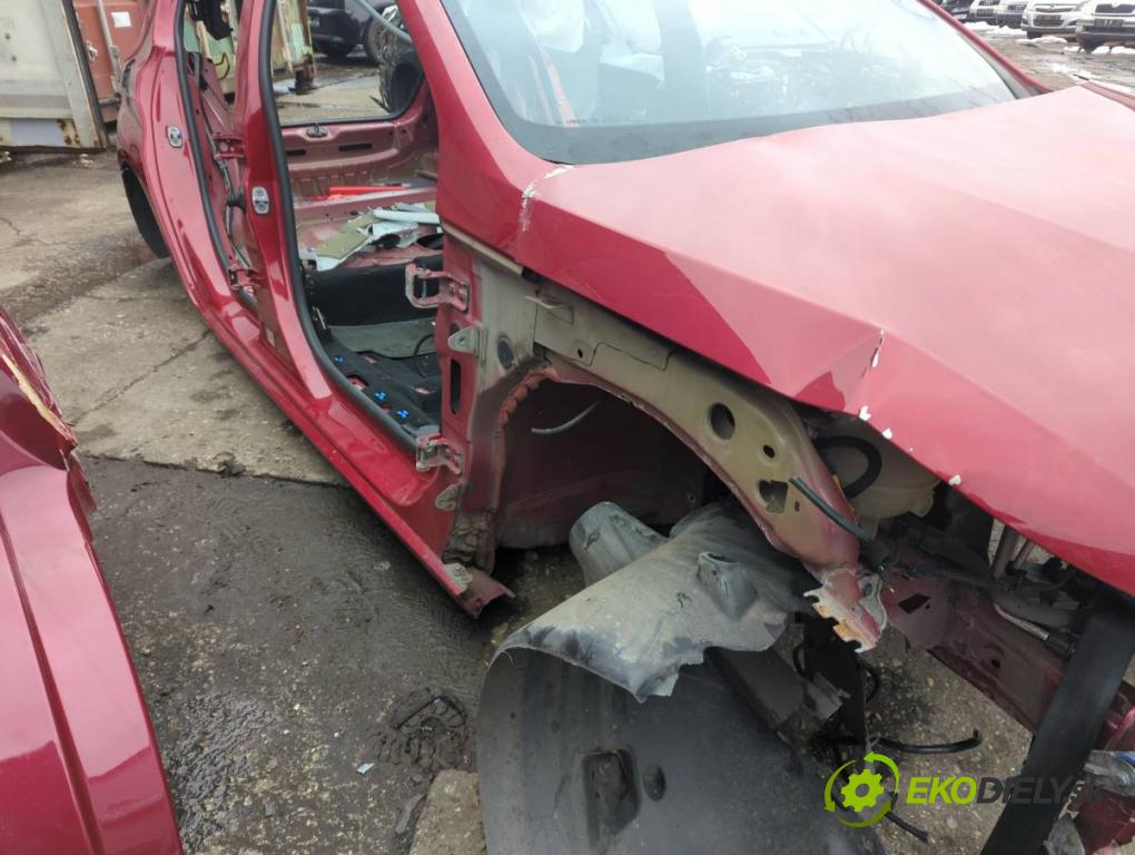 PEUGEOT 308 II liftback 2016 96 kW 1.2 THP 130 1199 KAROSERIA ČTVRŤÁK blatník zadní část levý pravý práh střecha PODŁUŻNICA levý pravý