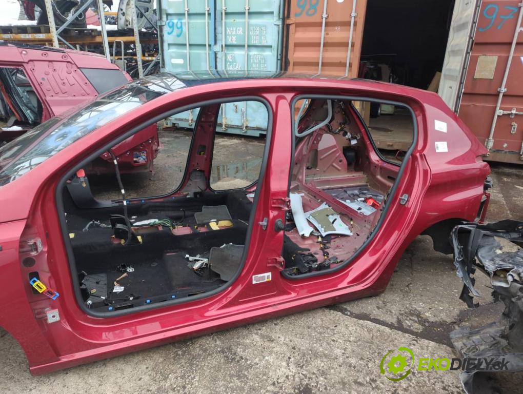 PEUGEOT 308 II liftback 2016 96 kW 1.2 THP 130 1199 KAROSERIA ČTVRŤÁK blatník zadní část levý pravý práh střecha PODŁUŻNICA levý pravý
