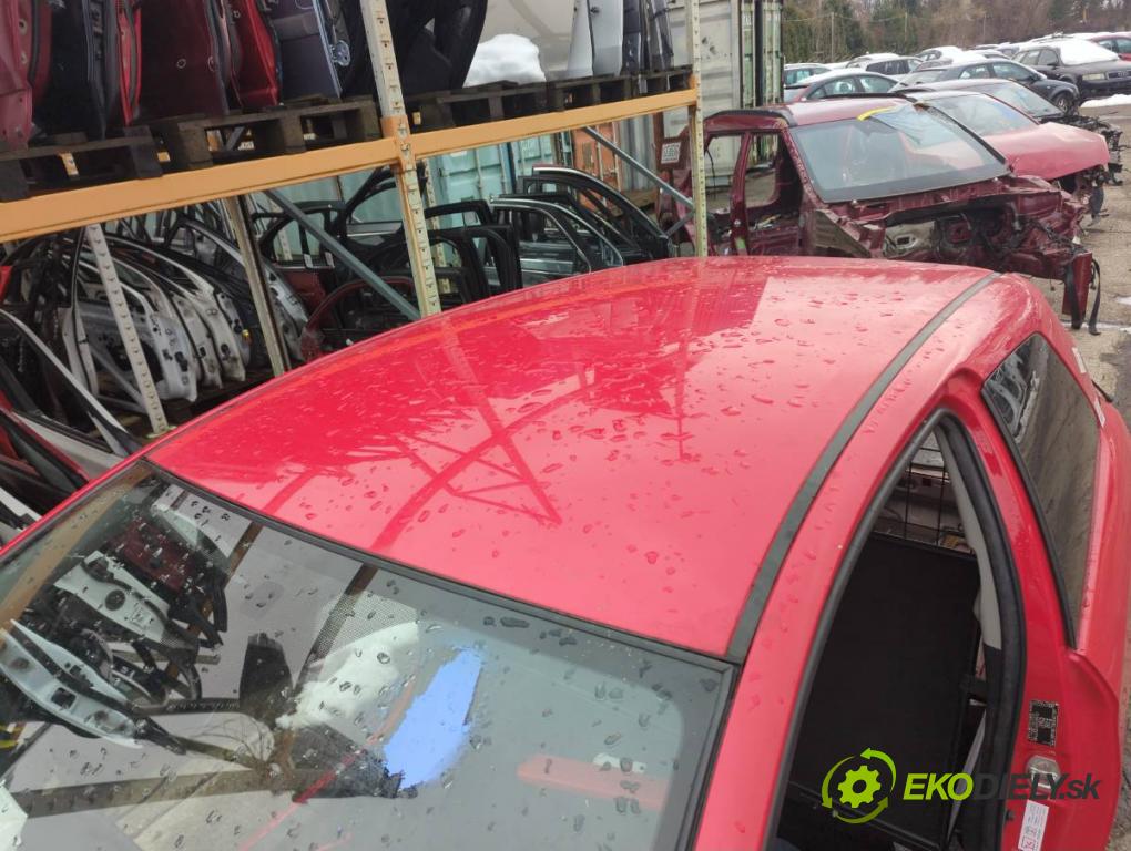 TOYOTA YARIS III liftback 2016 73 kW 1.3 (NSP130_) 1329 KAROSERIA ČTVRŤÁK blatník zadní část levý pravý práh střecha PODŁUŻNICA levý pravý