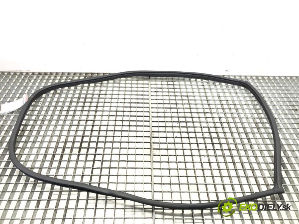 SSANGYONG TORRES  2023 120 kW 1.5 GDI AWD   (1497 ccm / 120 kW / 163 KM) 1497 těsnění dveře zadní část pravá  (Karoserie ostatní)