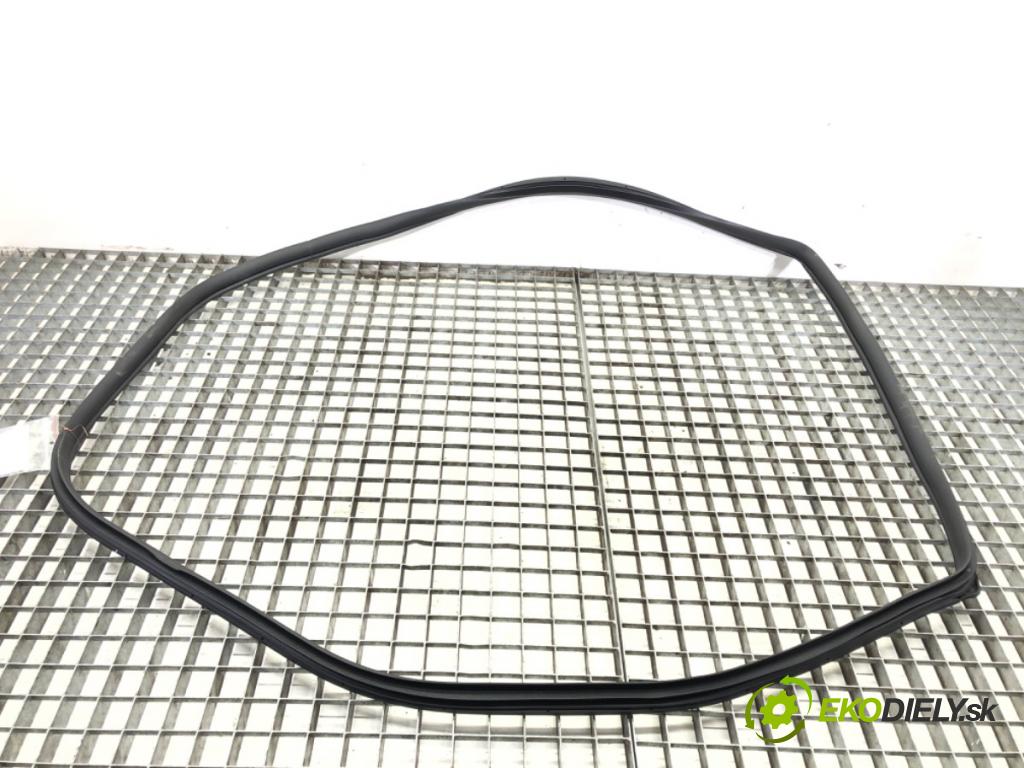 SSANGYONG TORRES  2023 120 kW 1.5 GDI AWD   (1497 ccm / 120 kW / 163 KM) 1497 těsnění dveře zadní část pravá  (Karoserie ostatní)