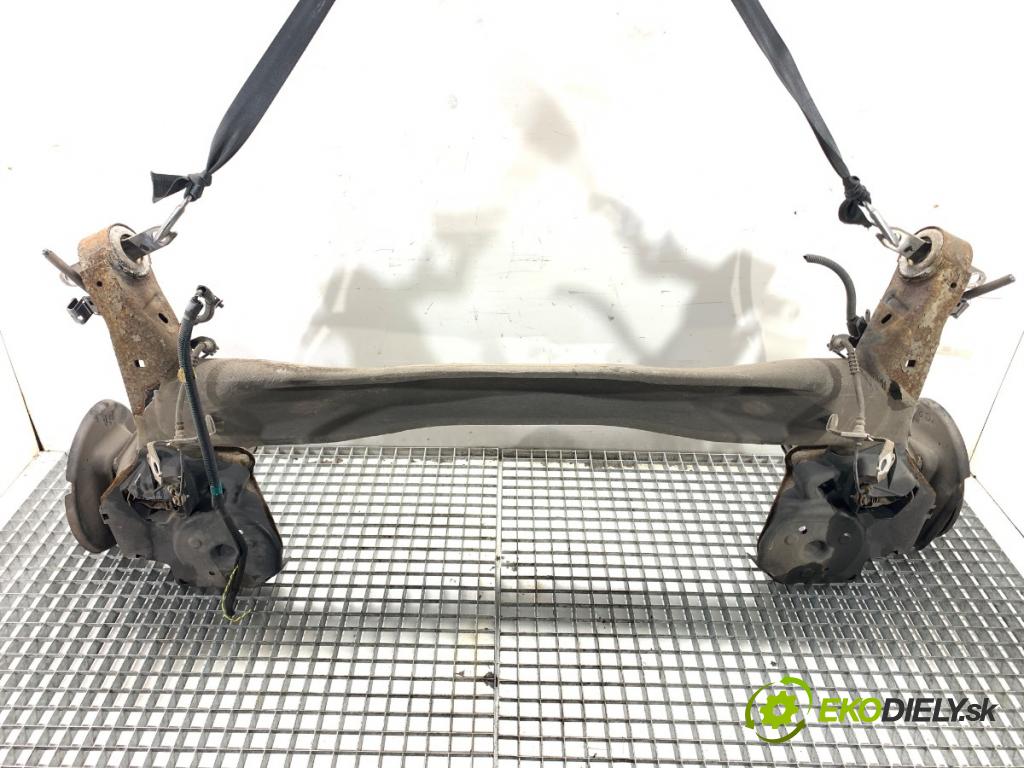 PEUGEOT 308 II liftback 2016 96 kW 1.2 THP 130 1199 výztuha zadní část