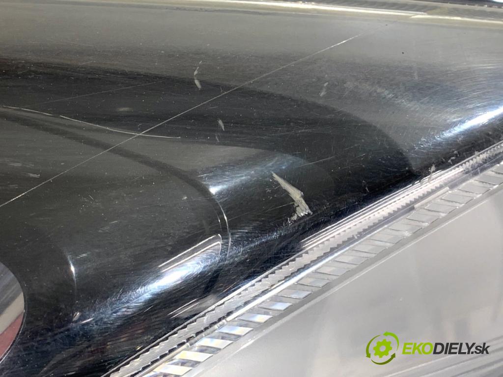 MAZDA 2 DE liftback 2010 63 kW 1.3 (DE3FS) 1349 Svetlomet ľavy predný