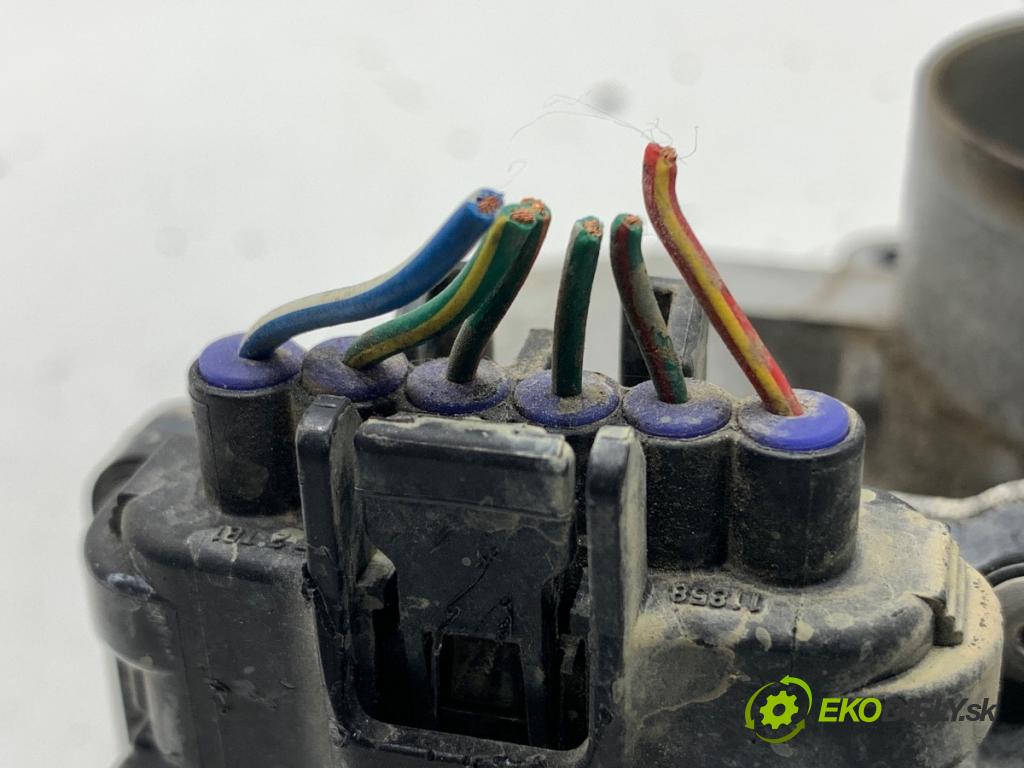 MAZDA 2 DE liftback 2010 63 kW 1.3 (DE3FS) 1349 Škrtiaca klapka ZJ3813640 (Škrtiaca klapka)