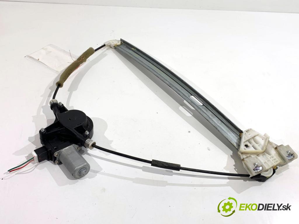 MAZDA 2 DE liftback 2010 63 kW 1.3 (DE3FS) 1349 mechanismus okna pravý přední část D01G5858X