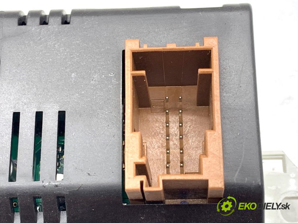 PEUGEOT 308 I liftback 2010 80 kW 1.6 HDi 1560 Dislpej 9666483680 (Prístrojová doska)