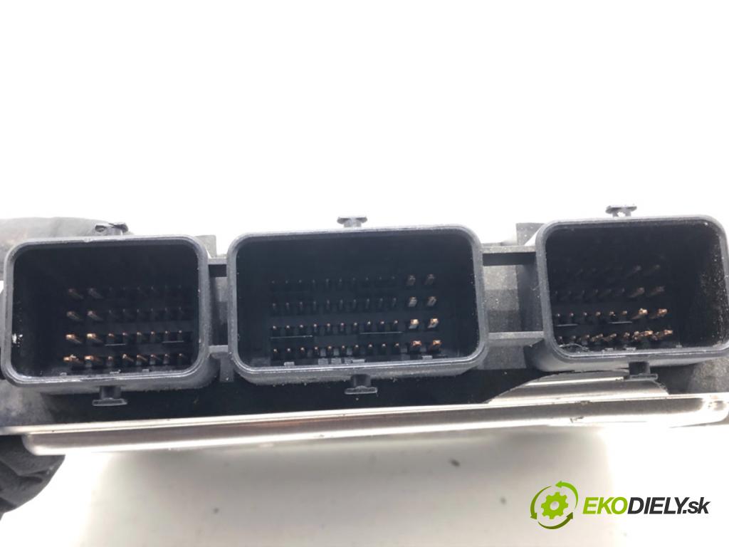 PEUGEOT 308 I liftback 2010 80 kW 1.6 HDi 1560 riadiaca jednotka Motor 9664843780 (Riadiaca jednotka)