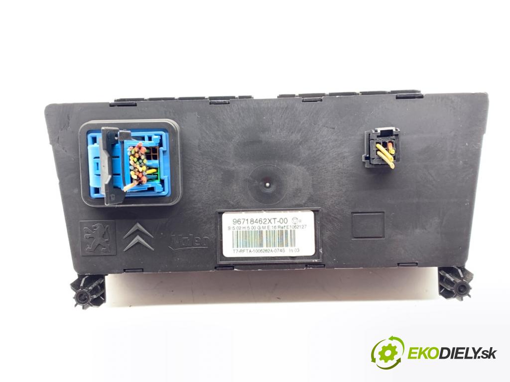 PEUGEOT 308 I liftback 2010 80 kW 1.6 HDi 1560 Panel ovládania kúrenia 96718462XT (Prepínacie páčky pod volantom)