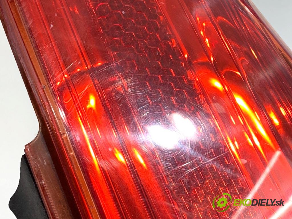 PEUGEOT 308 I liftback 2010 80 kW 1.6 HDi 1560 Svetlo pravy zad 9680425680