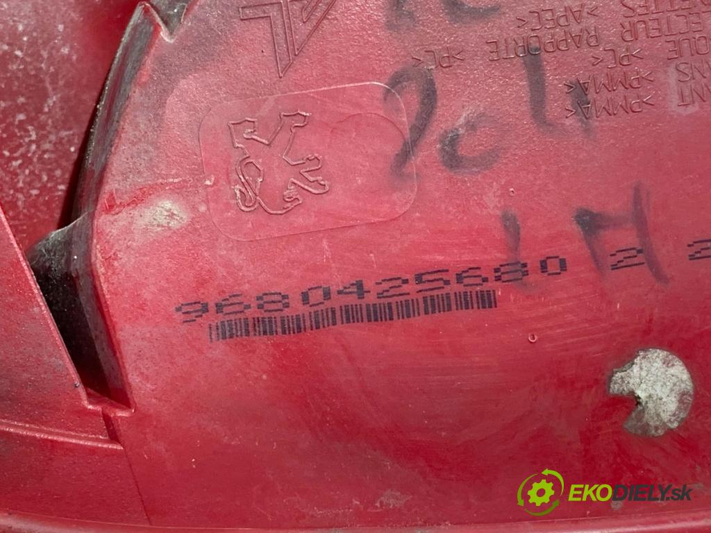 PEUGEOT 308 I liftback 2010 80 kW 1.6 HDi 1560 Svetlo pravy zad 9680425680