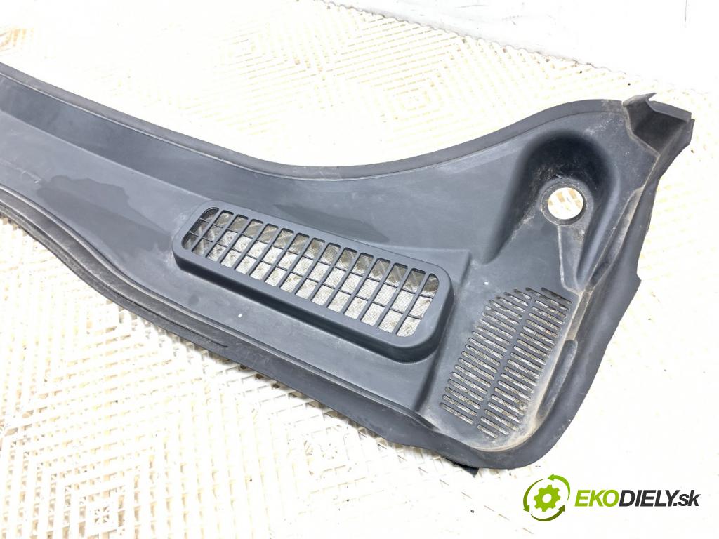 FORD KUGA II SUV 2019 110 kW 1.5 EcoBoost 1499 torpédo plast pod čelní okno FV44-S02216-BA (Plast pod čelním sklem)