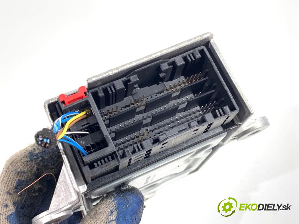 BMW G30 sedan 2021 110 kW 518 d Mild-Hybrid 1995 senzor airbag 5A19AC1 (Snímač)