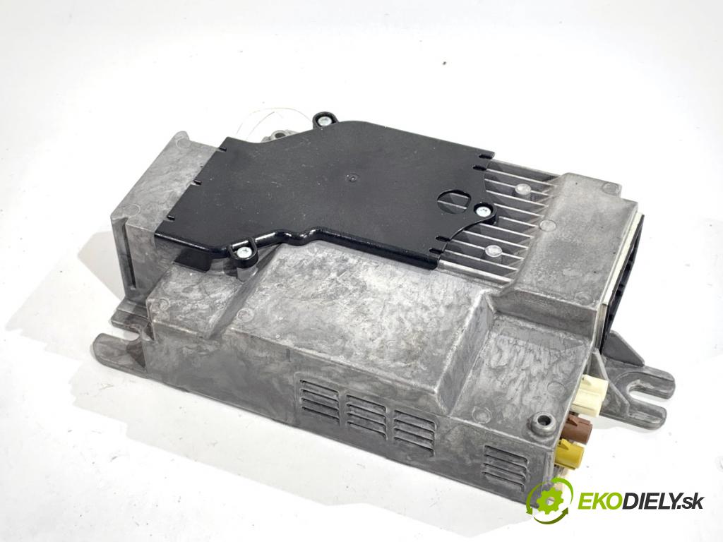 BMW G30 sedan 2021 110 kW 518 d Mild-Hybrid 1995 zesilovač radia 5A2D564 (Zesilovač)