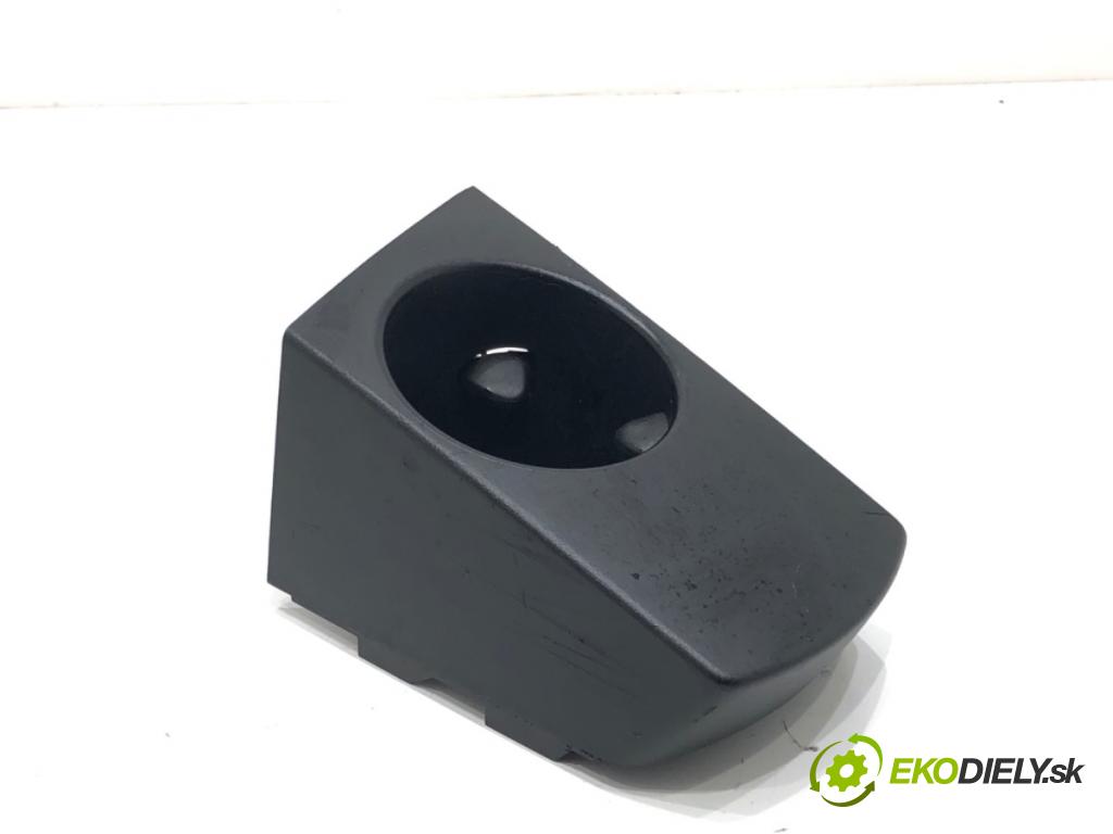 BMW E83 SUV 2007 110 kW 2.0 d 1995 Držiak na nápoje 3401957 (Držiak (úchyt) na nápoje)