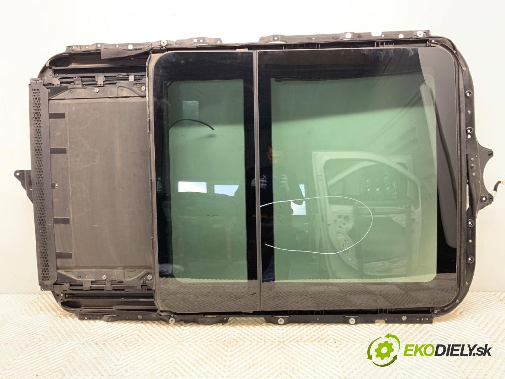 BMW E83 SUV 2007 110 kW 2.0 d 1995 střešní okno 3449359 6922652 (Sklo karoserie)