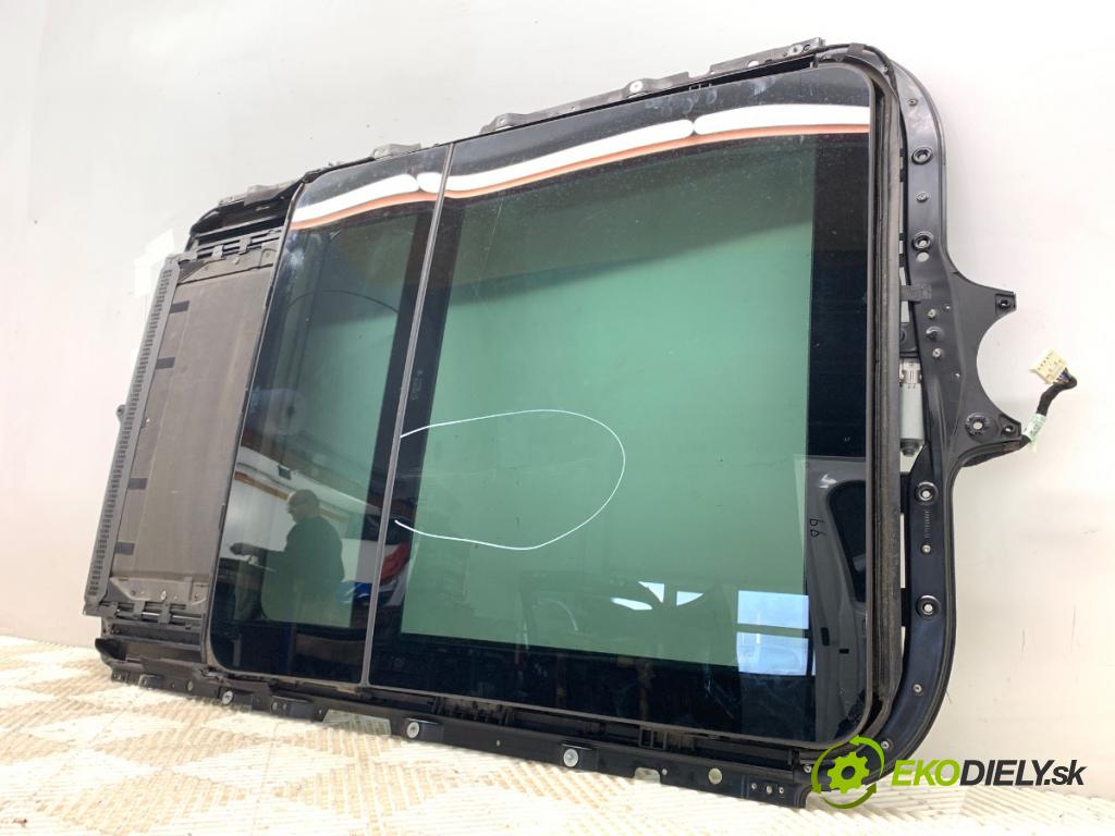 BMW E83 SUV 2007 110 kW 2.0 d 1995 střešní okno 3449359 6922652 (Sklo karoserie)