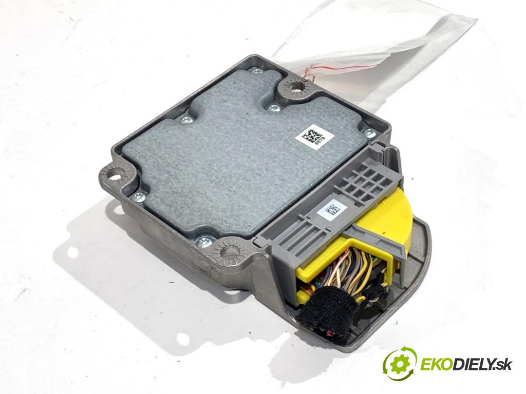 BMW E83 SUV 2007 110 kW 2.0 d 1995 senzor airbag 3424581 (Snímač)