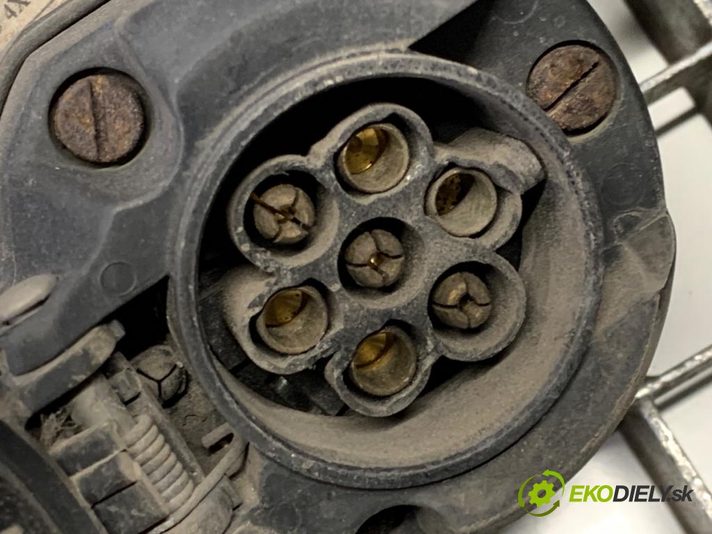 BMW E83 SUV 2007 110 kW 2.0 d 1995 Hák tažné zařízení (Tažné zařízení)