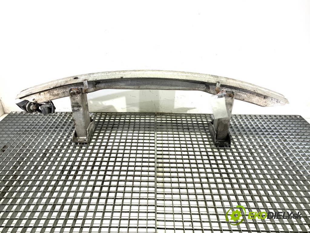 BMW E83 SUV 2007 110 kW 2.0 d 1995 výztuha nárazníka přední část  (Přední výztuha)
