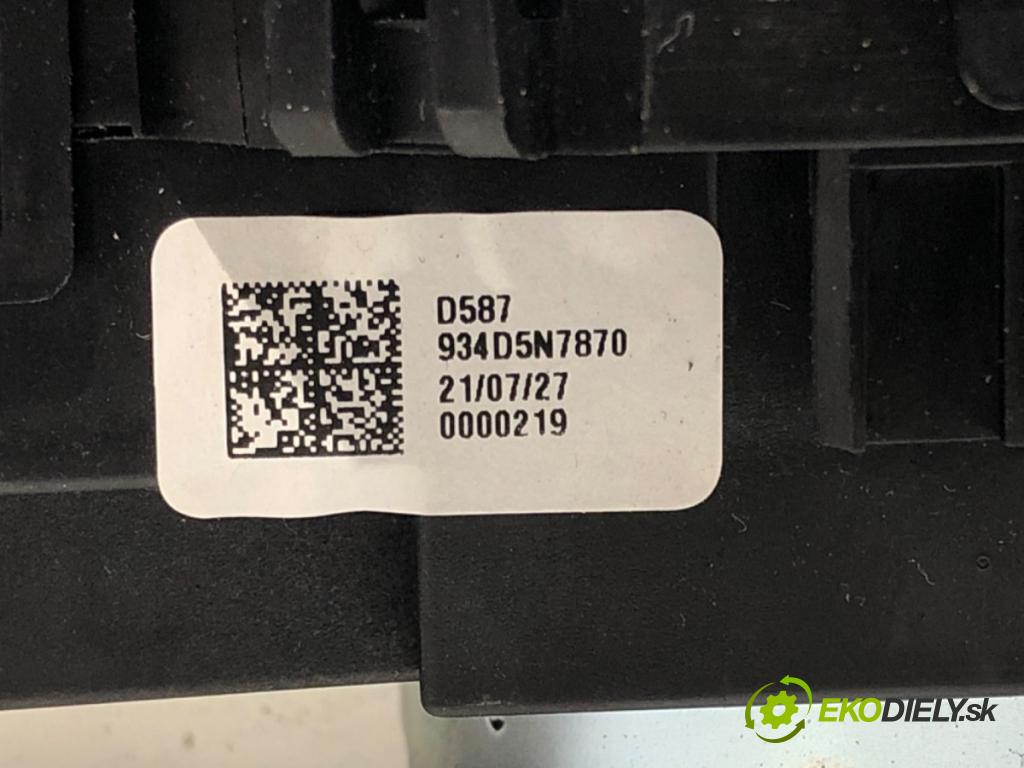 HYUNDAI TUCSON SUV 2021 132 kW 1.6 T-GDI HTRAC 1598 Prepínač kombinovaný 93490AA210 (Prepínacie páčky pod volantom)