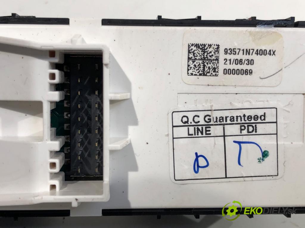 HYUNDAI TUCSON SUV 2021 132 kW 1.6 T-GDI HTRAC 1598 Prepínač okien 93571N7400 (Prepínacie páčky pod volantom)