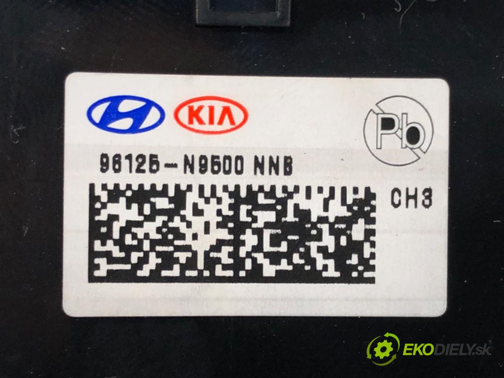 HYUNDAI TUCSON SUV 2021 132 kW 1.6 T-GDI HTRAC 1598 HNÍZDO: USB 96125-N9500