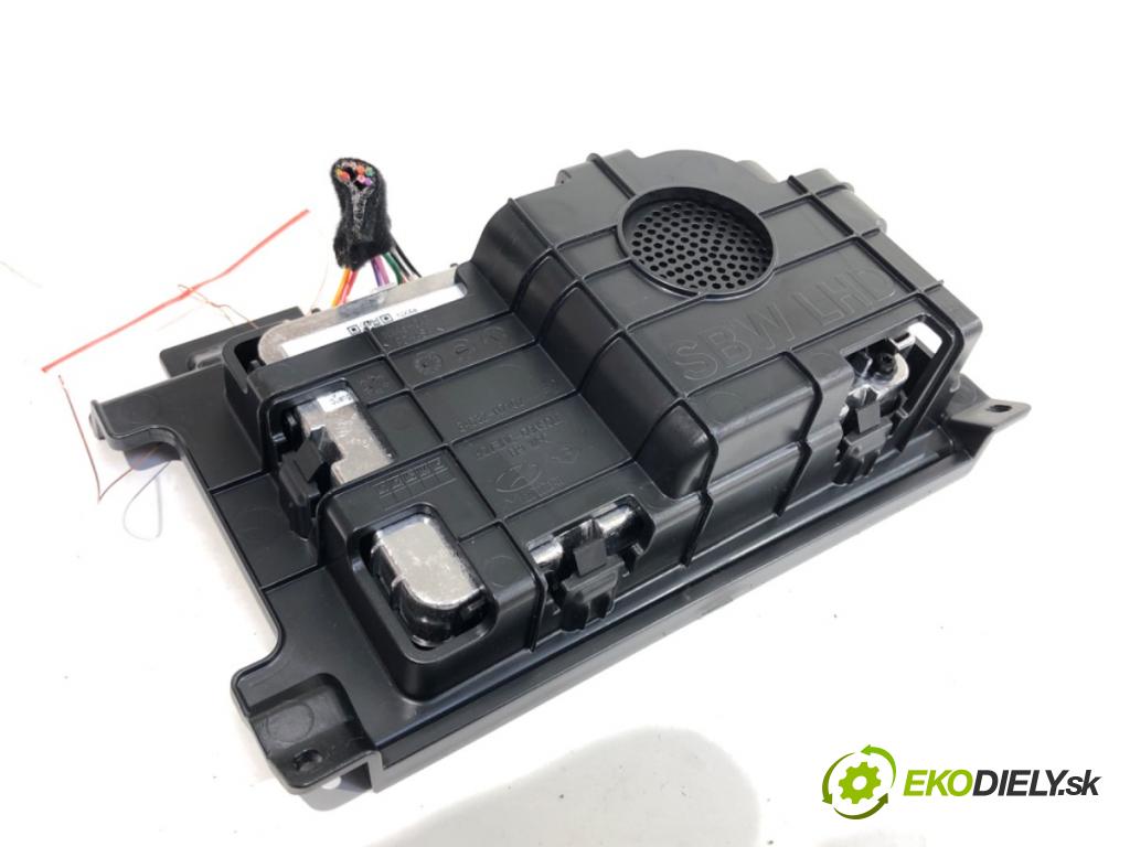 HYUNDAI TUCSON SUV 2021 132 kW 1.6 T-GDI HTRAC 1598 NABÍJEČKA: INDUKCE: 95560-N7000