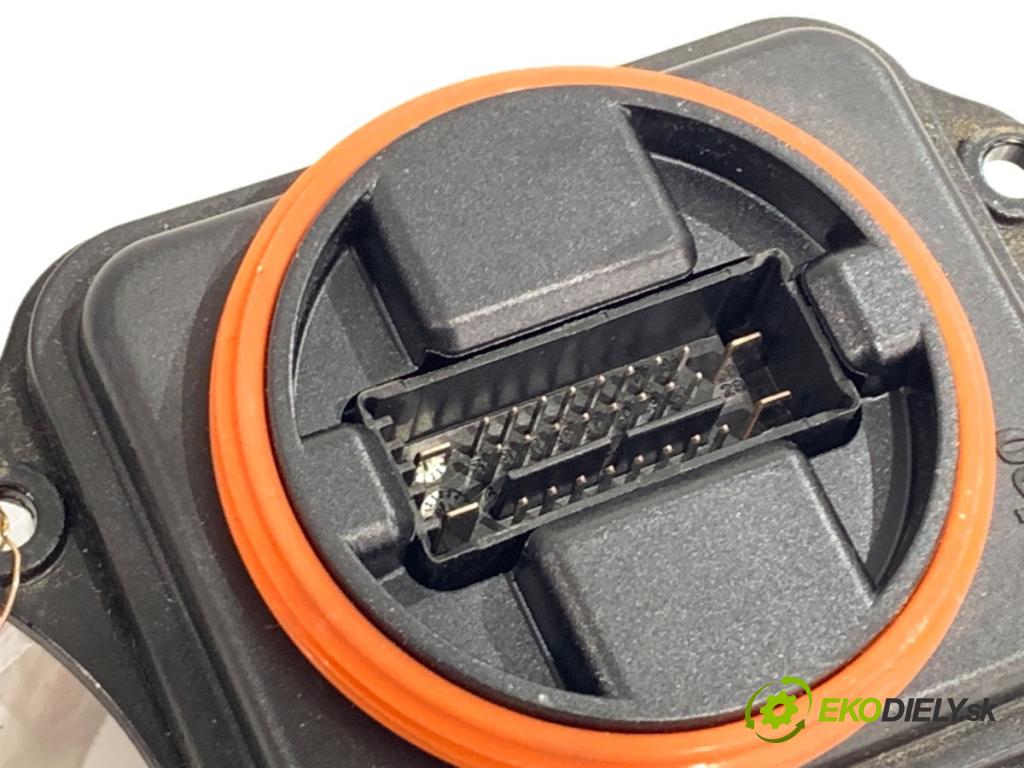 FORD KUGA II SUV 2019 110 kW 1.5 EcoBoost 1499 Modul uhlu svetla 90100295