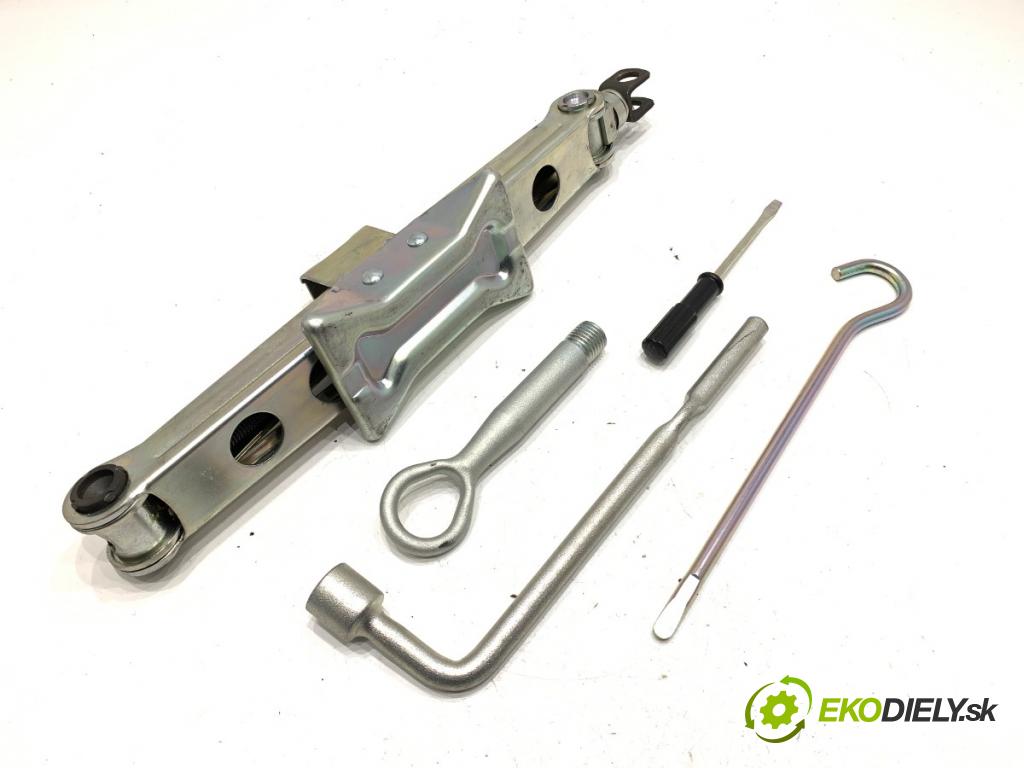 HONDA HR-V SUV 2017 96 kW 1.5 (RU1) 1498 souprava náradí