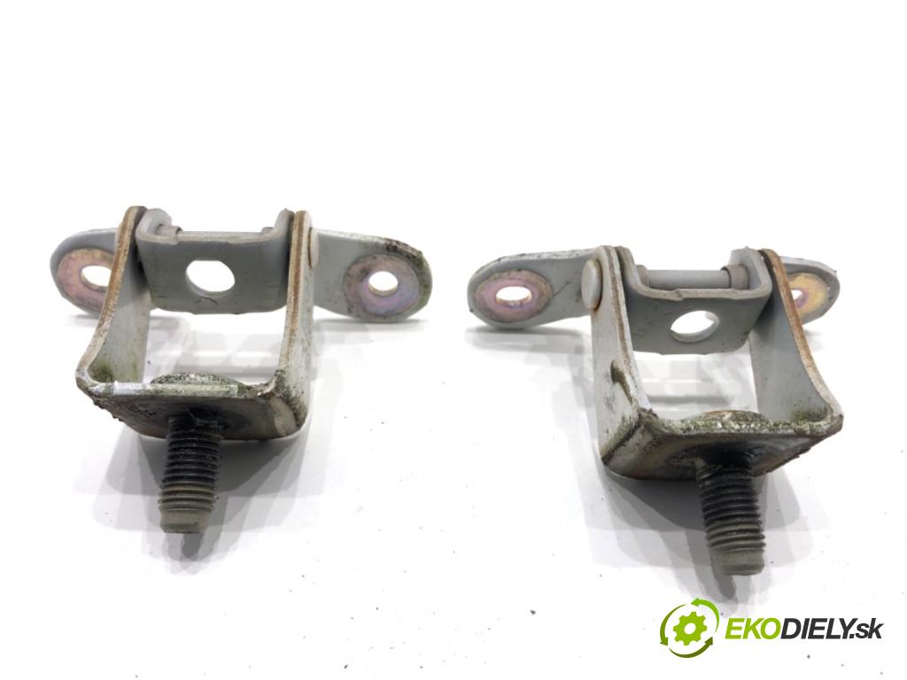 HONDA HR-V SUV 2017 96 kW 1.5 (RU1) 1498 závěsky dveří zadní část 