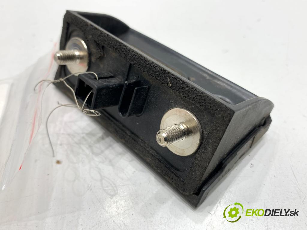 HONDA HR-V SUV 2017 96 kW 1.5 (RU1) 1498 zámok dveří zadní část