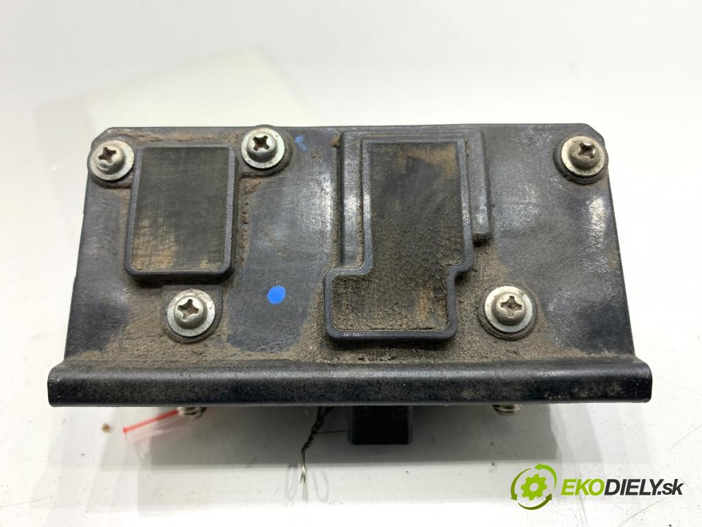 HONDA HR-V SUV 2017 96 kW 1.5 (RU1) 1498 zámok dveří zadní část