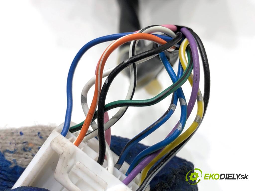 HONDA HR-V SUV 2017 96 kW 1.5 (RU1) 1498 zpětné zrcátko pravý