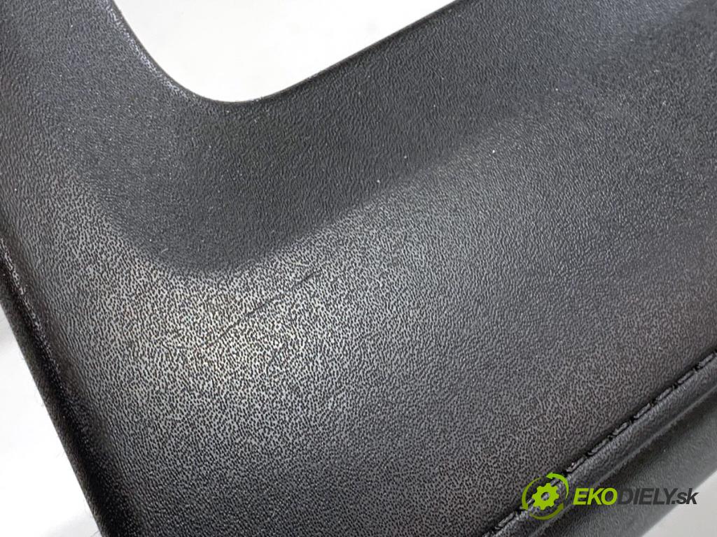 HONDA HR-V SUV 2017 96 kW 1.5 (RU1) 1498 lišty kryt  (Lišta)