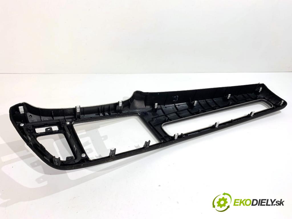 HONDA HR-V SUV 2017 96 kW 1.5 (RU1) 1498 lišty kryt  (Lišta)