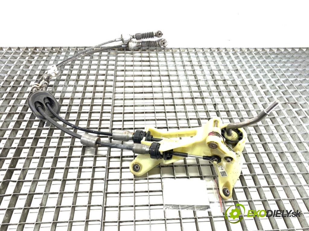 HONDA HR-V SUV 2017 96 kW 1.5 (RU1) 1498 Kulisa  (Rýchlostná páka (kulisa))