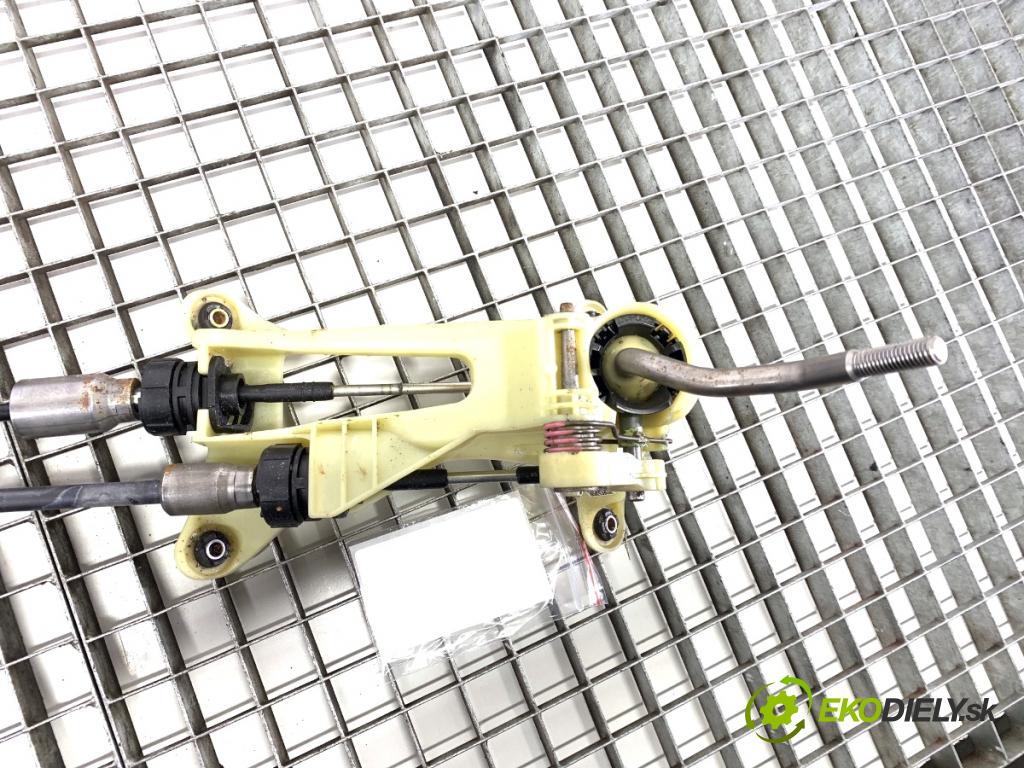 HONDA HR-V SUV 2017 96 kW 1.5 (RU1) 1498 Kulisa  (Rýchlostná páka (kulisa))