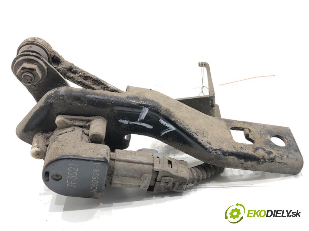 HONDA HR-V SUV 2017 96 kW 1.5 (RU1) 1498 snímač ÚROVEŇ: XENON zadní část levý 