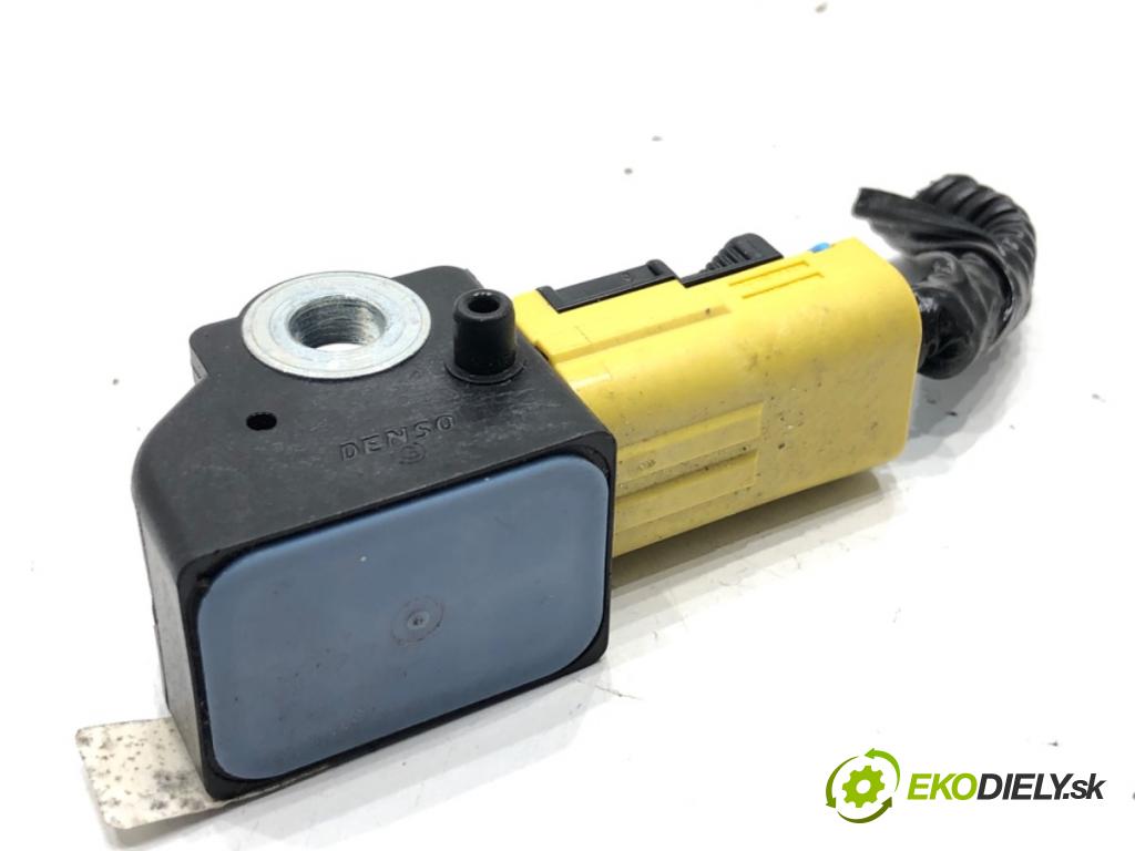 HONDA HR-V SUV 2017 96 kW 1.5 (RU1) 1498 snímač nárazu 77970-T6A-J110-M2 (Snímač nárazu)