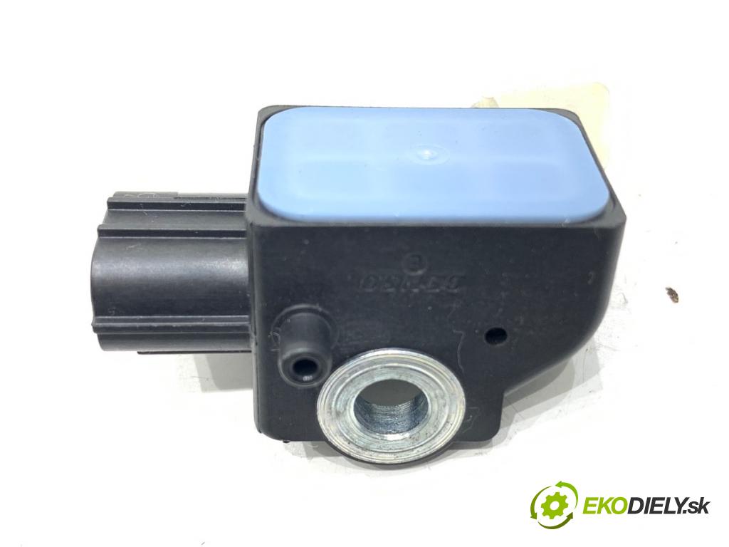 HONDA HR-V SUV 2017 96 kW 1.5 (RU1) 1498 snímač nárazu 77970-T6A-J110-M2 (Snímač nárazu)