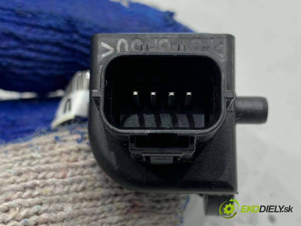 HONDA HR-V SUV 2017 96 kW 1.5 (RU1) 1498 snímač nárazu 77970-T6A-J110-M2 (Snímač nárazu)