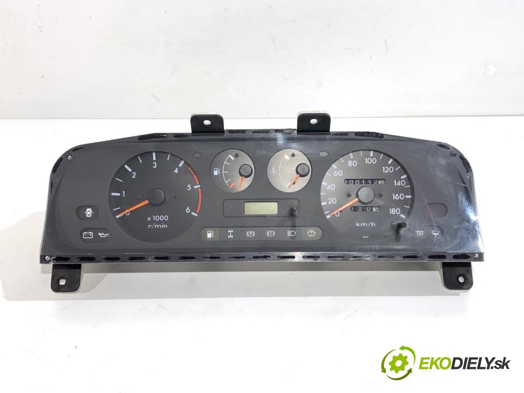 NISSAN TERRANO samochód terenowy zamknięty 1994 73 kW 2.7 TD 4WD 2664 Prístrojovka  (Prístrojová doska)