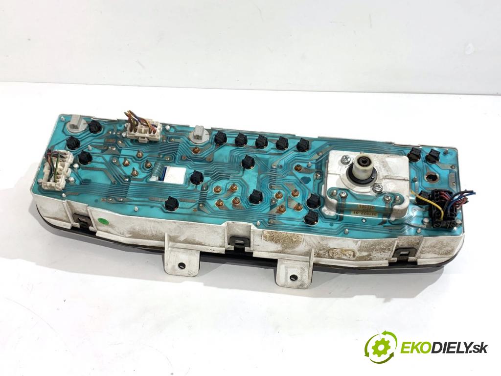 NISSAN TERRANO samochód terenowy zamknięty 1994 73 kW 2.7 TD 4WD 2664 Prístrojovka  (Prístrojová doska)