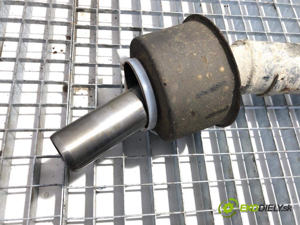 NISSAN TERRANO samochód terenowy zamknięty 1994 73 kW 2.7 TD 4WD 2664 Kardaň, hriadeľ hnací zad  (Kardaňový hriadeľ)