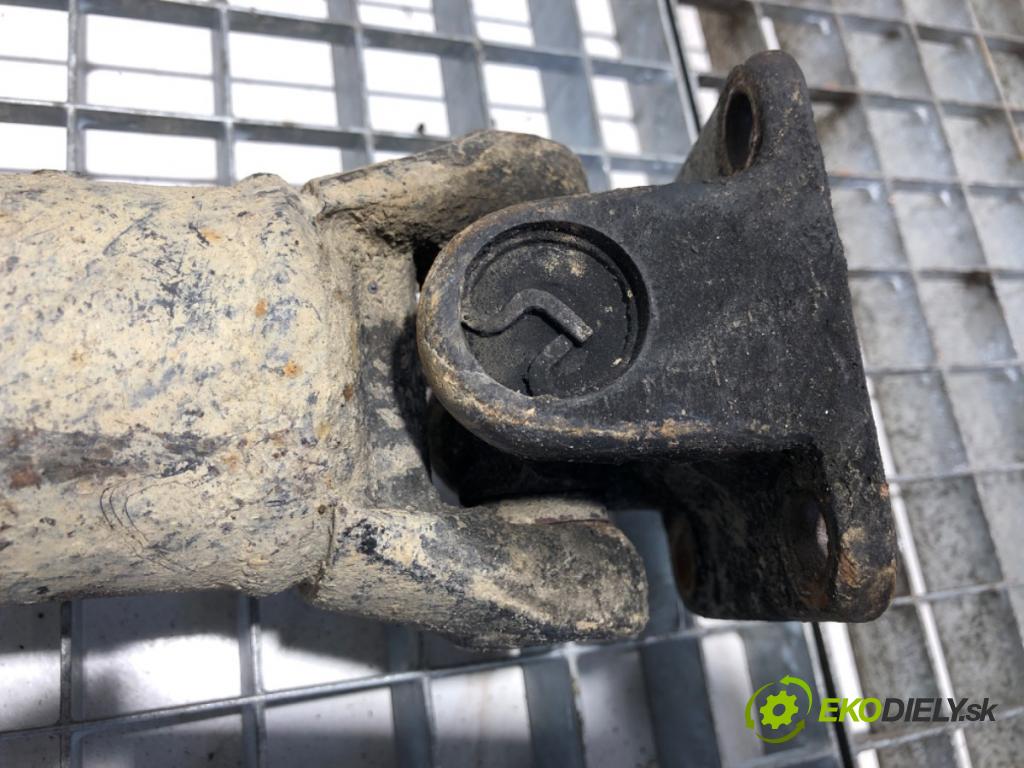 NISSAN TERRANO samochód terenowy zamknięty 1994 73 kW 2.7 TD 4WD 2664 Kardaň, hriadeľ hnací zad  (Kardaňový hriadeľ)